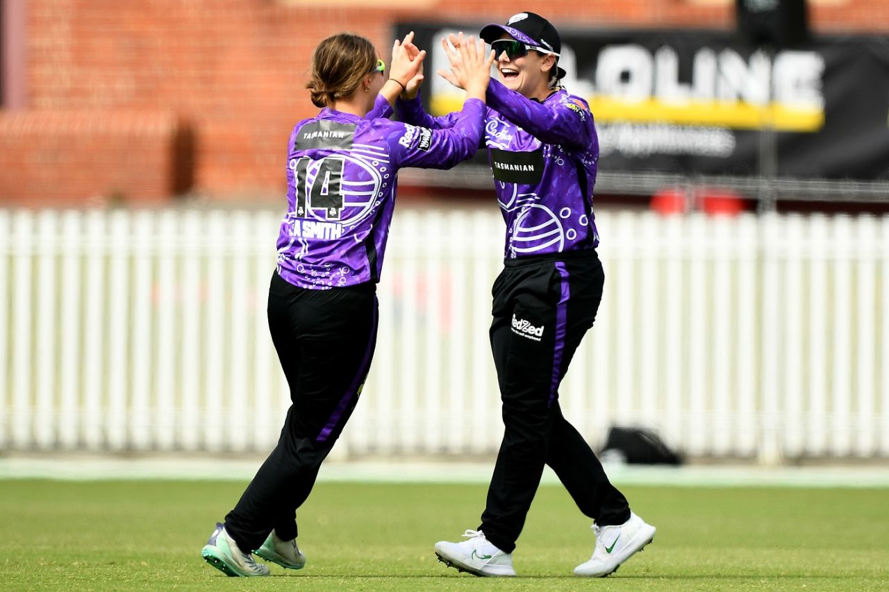Heather Graham and Amy Smith celebrate the fall of a wicket, Melbourne Renegades vs Hobart Hurricanes, WBBL 2023, Melbourne, November 19, 2023