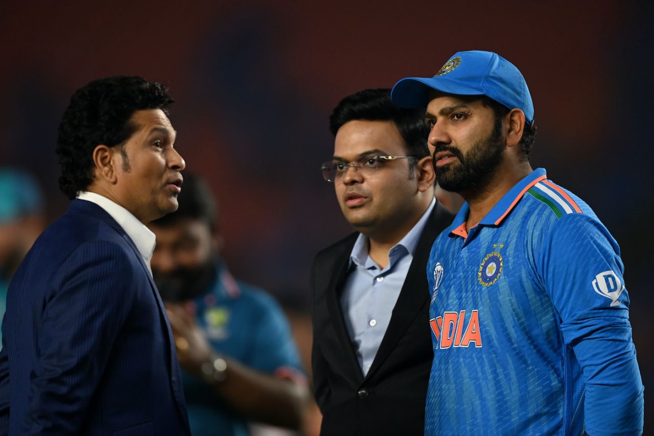Sachin Tendulkar has a word with Rohit Sharma and BCCI Honorary Secretary, Jay Shah, India vs Australia, Men's ODI World Cup final, Ahmedabad, November 19, 2023