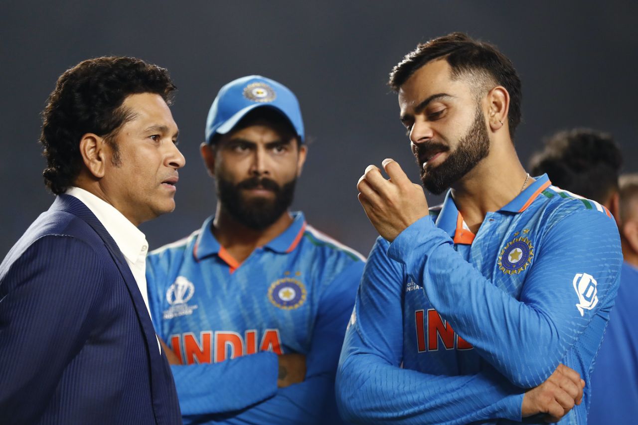 Virat Kohli talks to Sachin Tendulkar after the game, India vs Australia, Men's ODI World Cup final, Ahmedabad, November 19, 2023
