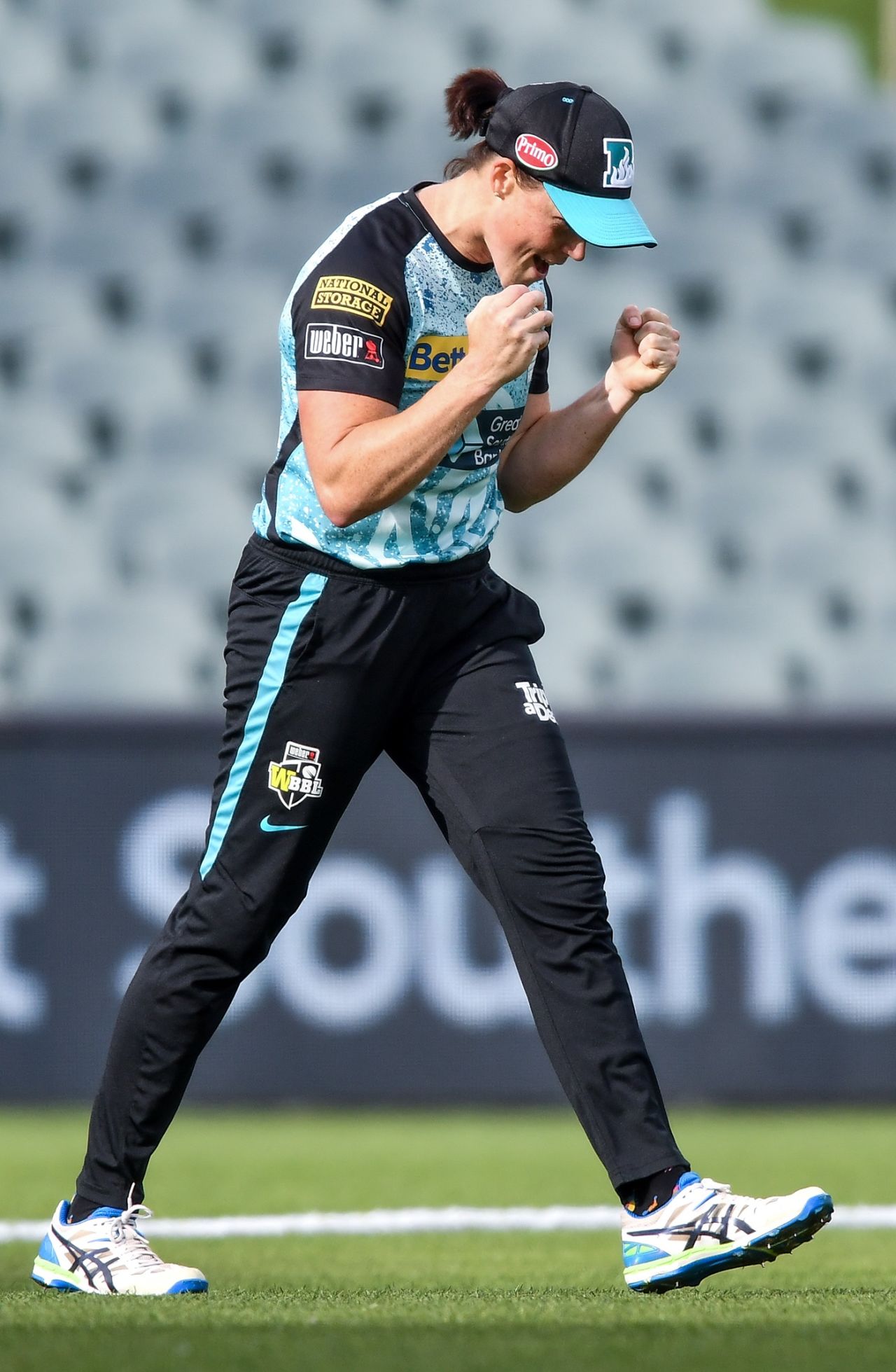Grace Harris celebrates a wicket. Brisbane Heat vs Sydney Thunder, Women's Big Bash League, Adelaide, November 24, 2023