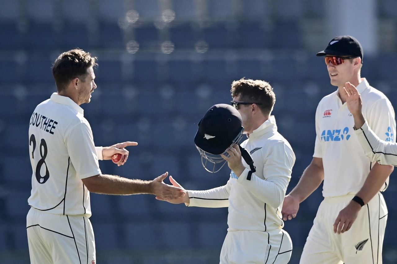Tim Southee struck with the first ball of the second day, Bangladesh vs New Zealand, 1st Test, Day 2, Sylhet, November 29, 2023