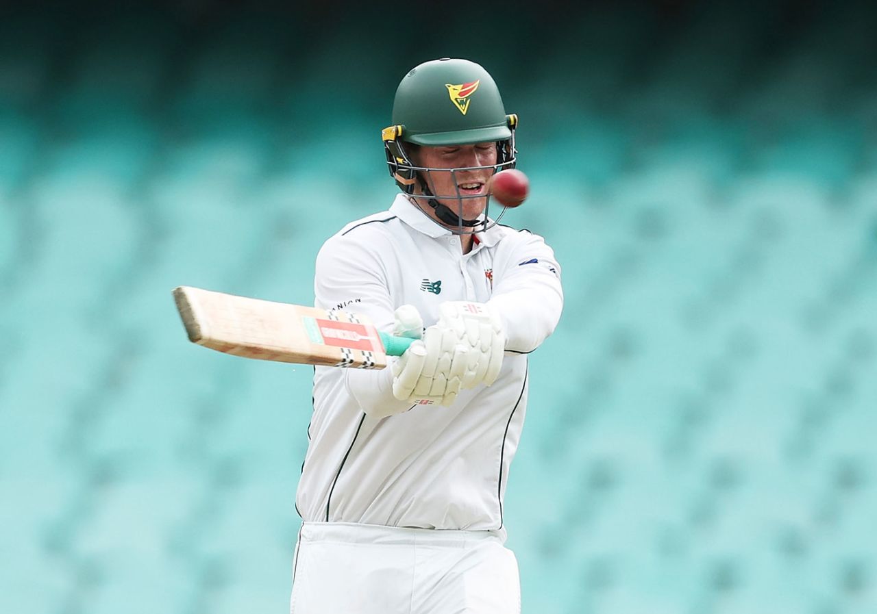 Eyes on the ball? Mitchell Owen counterattacked for Tasmania, New South Wales vs Tasmania, Sheffield Shield, SCG, November 29, 2023