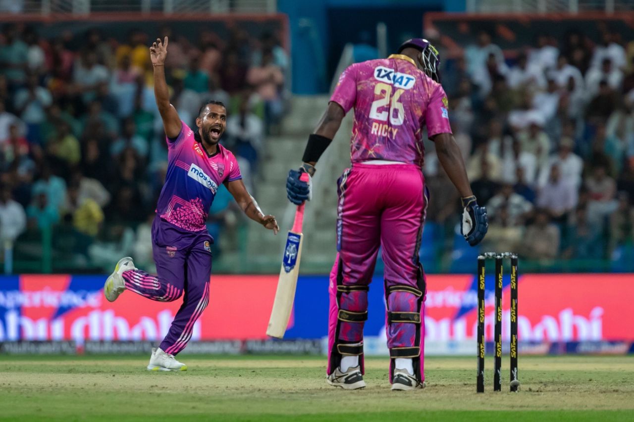 Chamika Karunaratne picked 3 for 22, Bangla Tigers vs New York Strikers, Abu Dhabi T10, Abu Dhabi, November 29, 2023