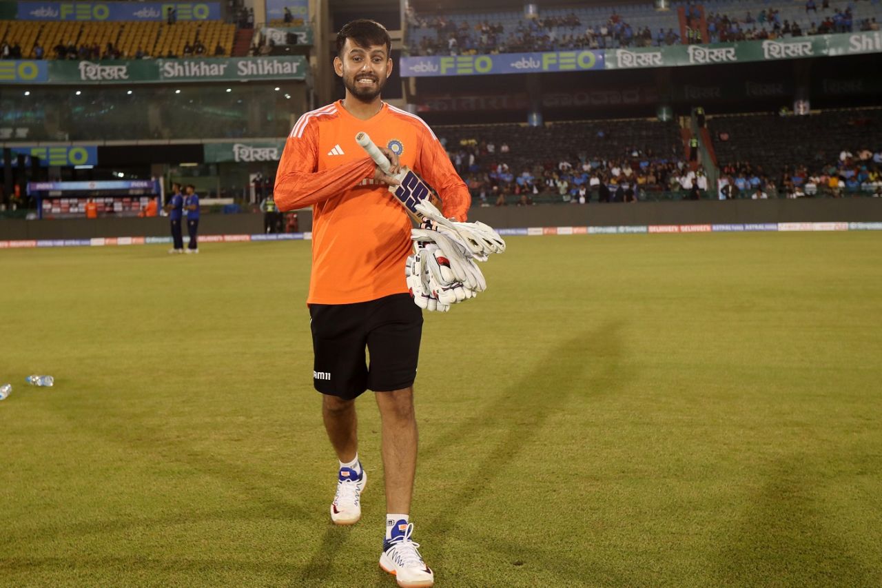 Jitesh Sharma warms up before the game, India vs Australia, 4th T20I, Raipur, December 1, 2023