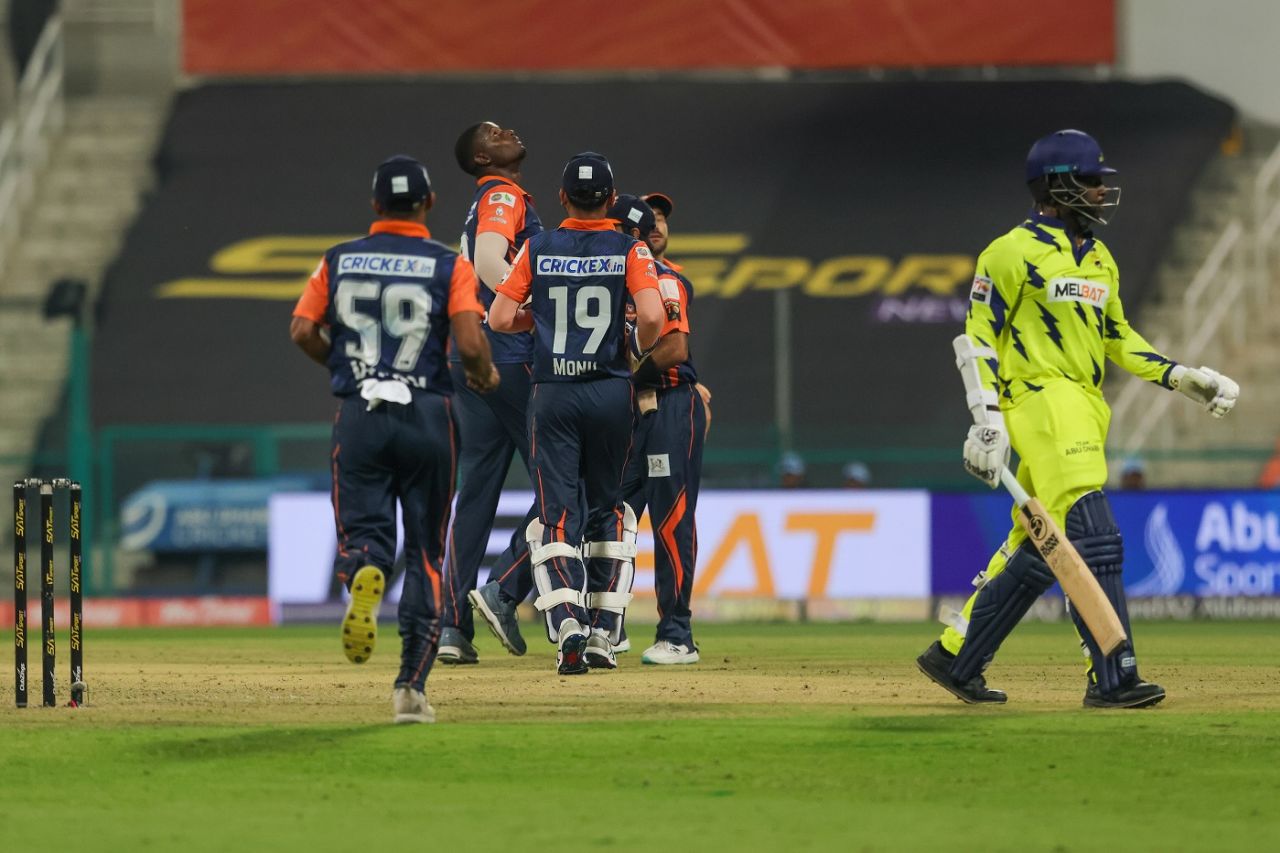 Jason Holder picked a wicket first ball for Samp Army after smashing 29 off 10 , Abu Dhabi, December 1, 2023