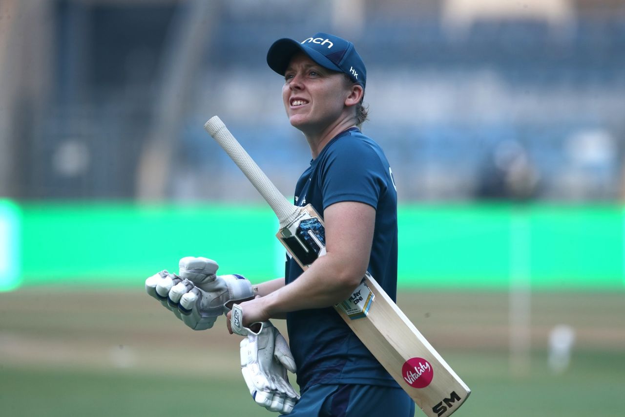 Heather Knight warms up for the first T20I against India, India vs England, 1st women's T20I, Mumbai, December 6, 2023