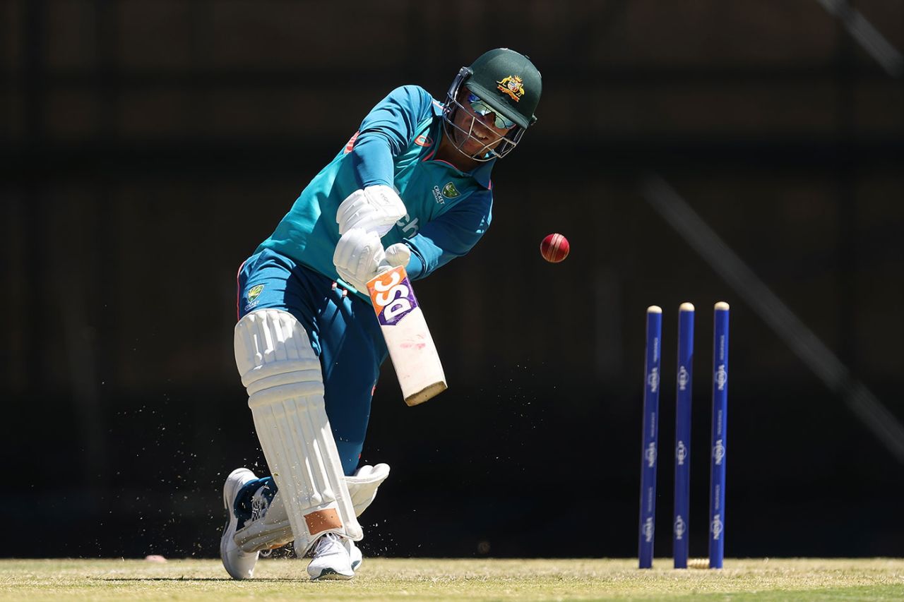 David Warner bats with sunglasses on, WACA, December 10, 2023