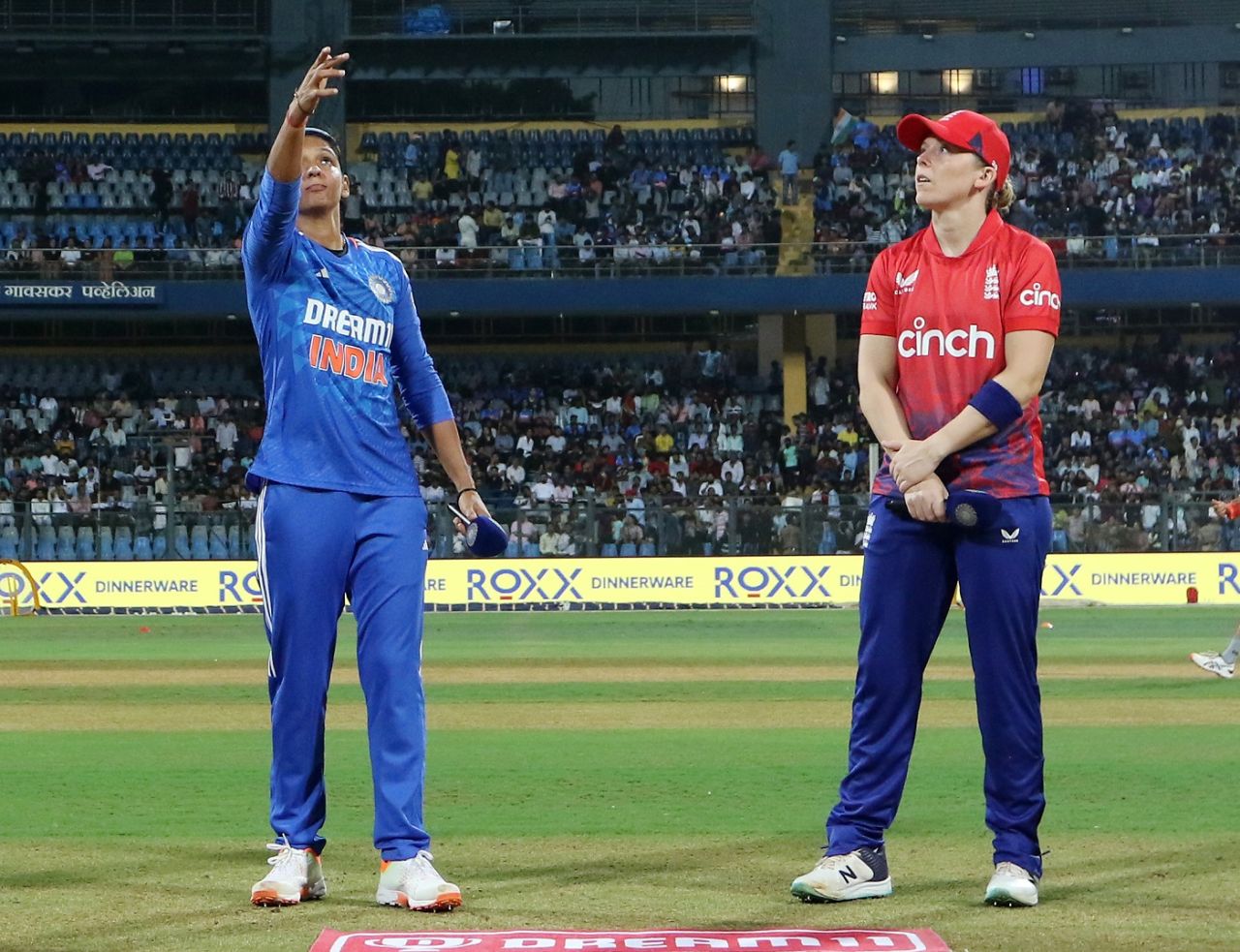 Harmanpreet Kaur spins the coin as Heather Knight calls, India vs England, 3rd T20I, Wankhede Stadium, Mumbai, December 10, 2023