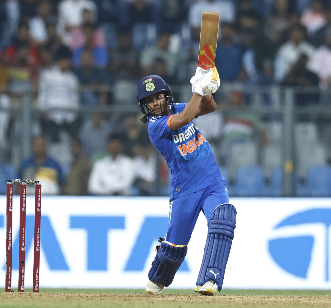 Amanjot Kaur creamed a couple of fours through covers to help India win, India vs England, 3rd T20I, Wankhede Stadium, Mumbai, December 10, 2023