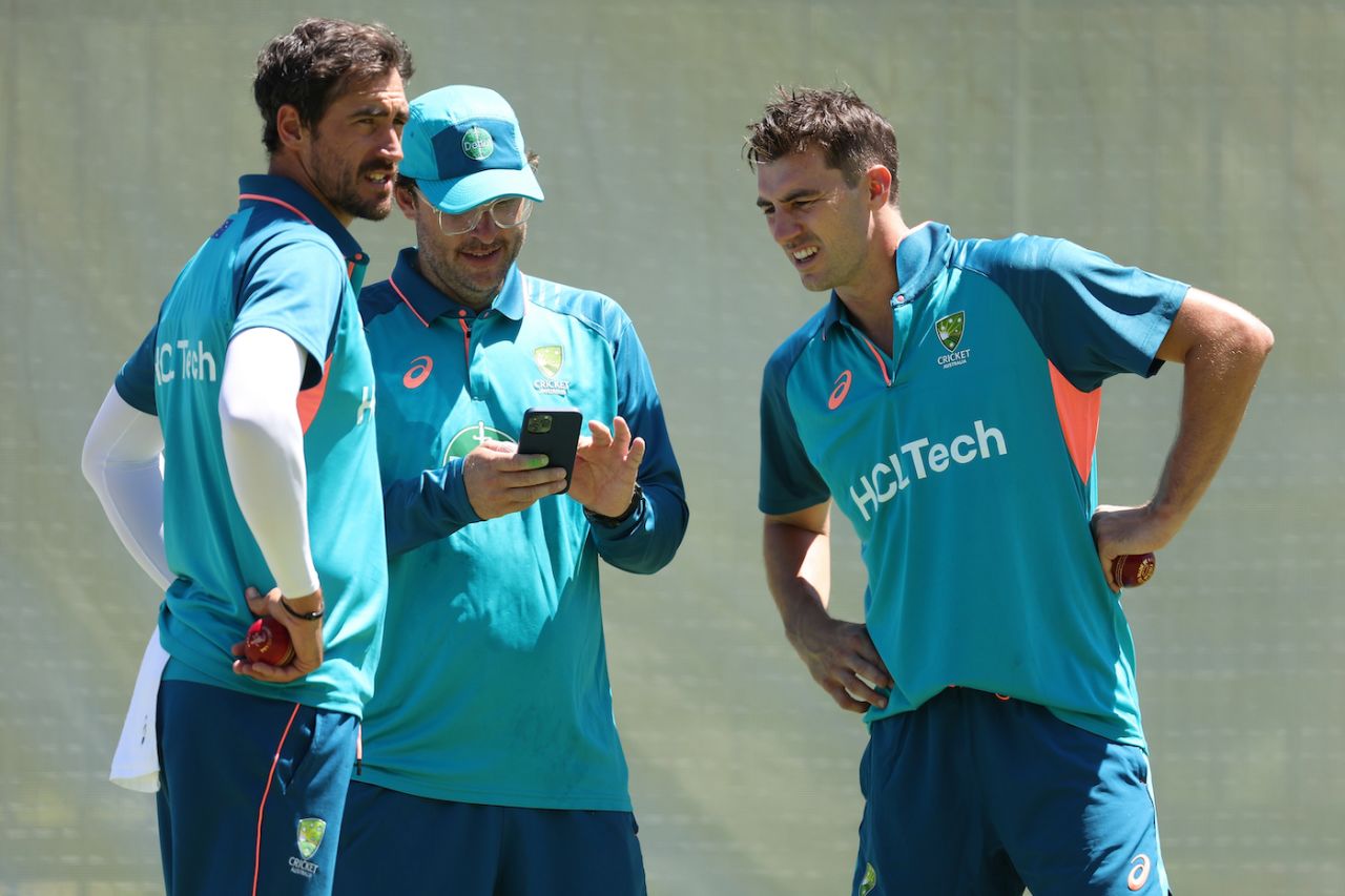 Mitchell Starc, Daniel Vettori and Pat Cummins take a bit of time off, Australia vs Pakistan, 1st Test, Perth, December 12, 2023