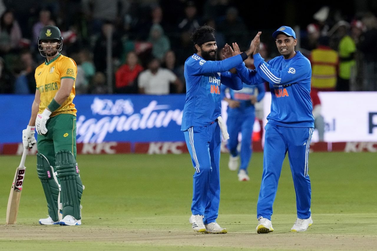 Suryakumar Yadav and Ravindra Jadeja celebrate the run-out of Matthew Breetzke
, South Africa vs India, 2nd T20I, Gqeberha, December 12, 2023