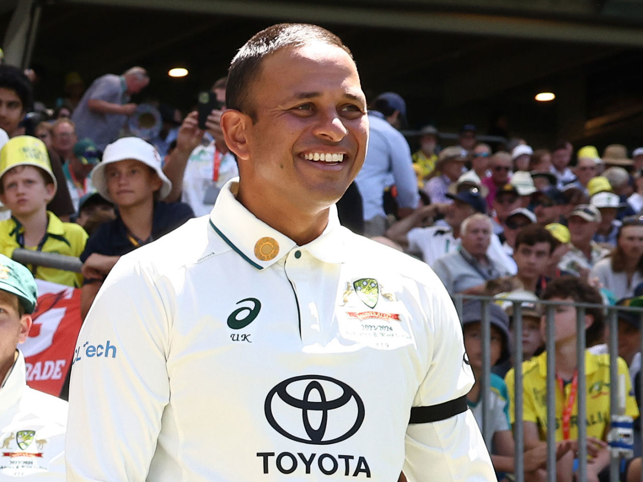 Usman Khawaja wore a black armband, Australia vs Pakistan, 1st Test, Optus Stadium, December 14, 2023