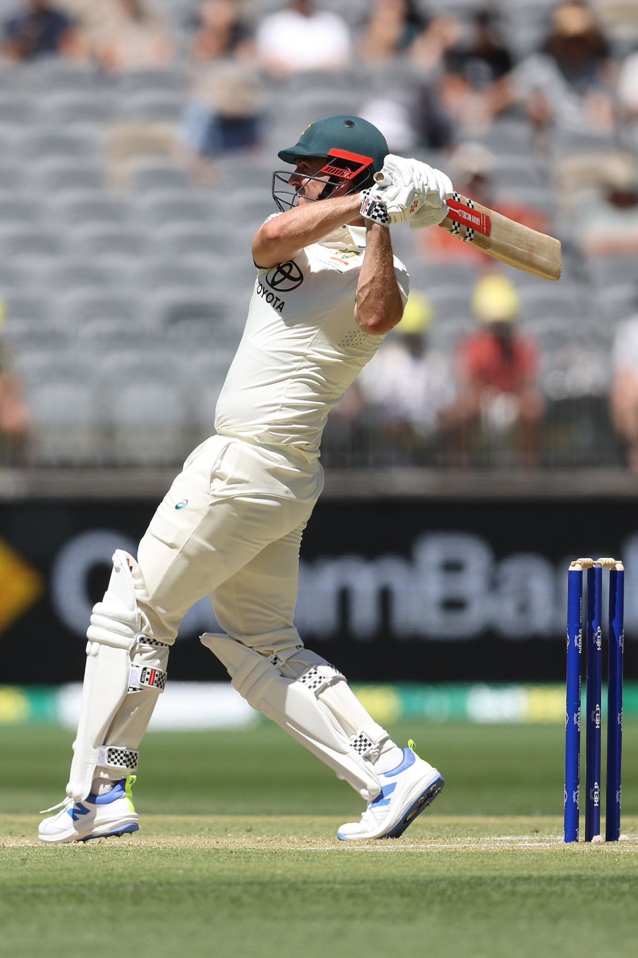 Mitchell Marsh pulls with power, Australia vs Pakistan, 1st Test, Perth, 2nd day, December 15, 2023
