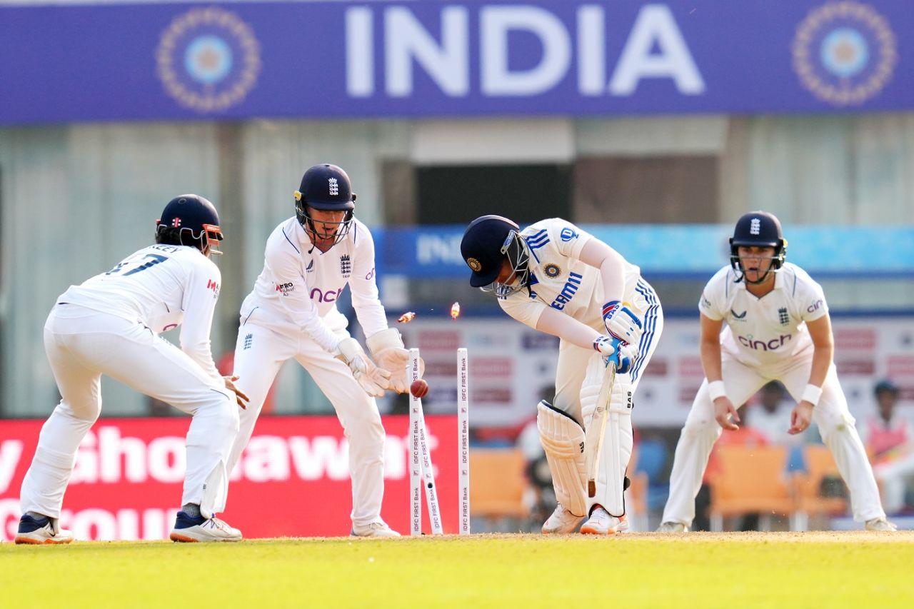 Sneh Rana is bowled, India Women vs England Women, Only Test, DY Patil Stadium, 2nd day, December 15, 2023