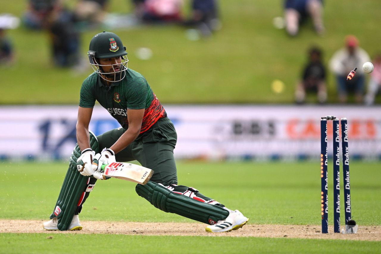 Najmul Hossain Shanto missed his reverse sweep, New Zealand vs Bangladesh, 1st ODI, Dunedin, December 17, 2023