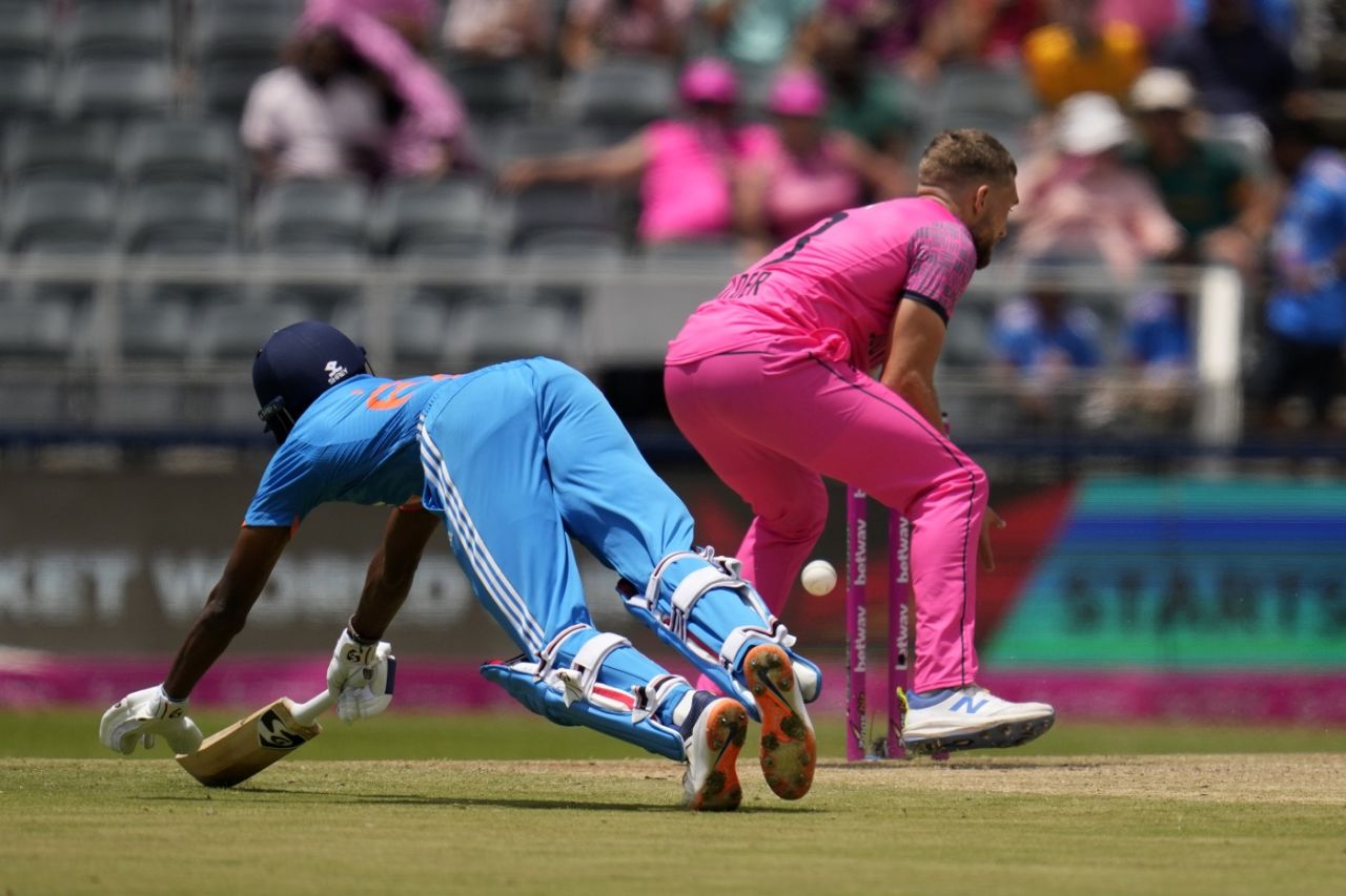 B Sai Sudharsan survives a run-out chance, South Africa vs India, 1st ODI, Johannesburg, December 17, 2023