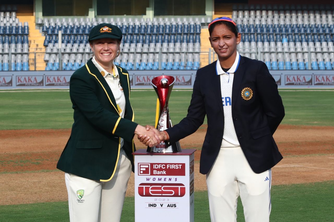 Alyssa Healy and Harmanpreet Kaur pose at the toss, India vs Australia, Only Test, Mumbai, 1st day, December 21, 2023