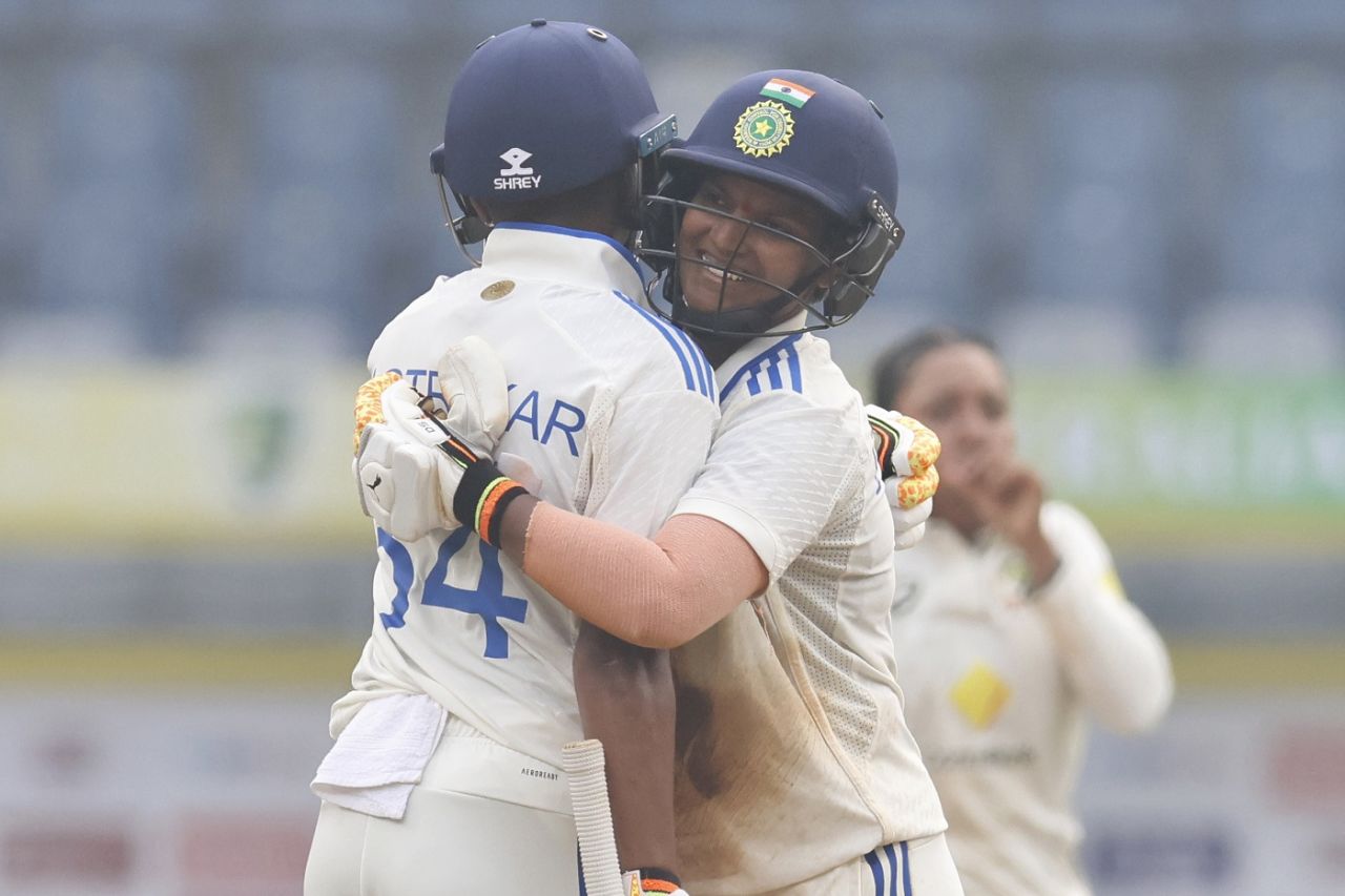 Deepti Sharma gets congratulated by Pooja Vastrakar after her fifty, India Women vs Australia Women, Only Test, Mumbai, 2nd day, December 22, 2023