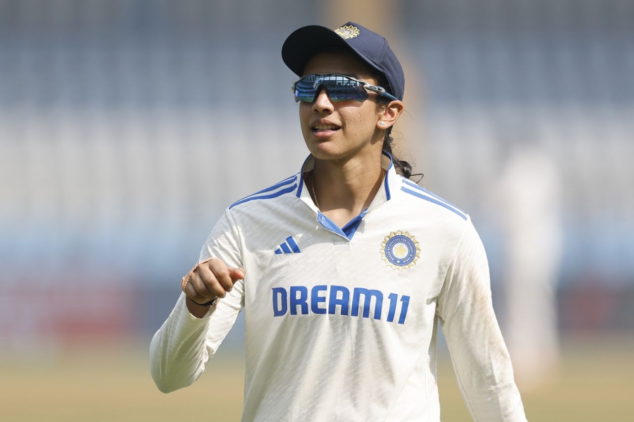 Smriti Mandhana out on the field, India vs Australia, Only women's Test, Mumbai, 3rd day, December 23, 2023