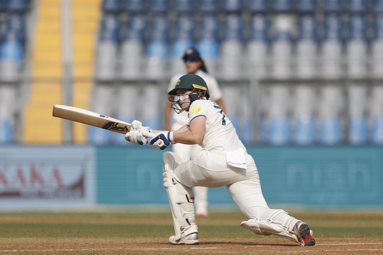 Alyssa Healy used the sweep against the spinners a lot, India Women vs Australia Women, Only Test, Mumbai, 3rd day, December 23, 2023
