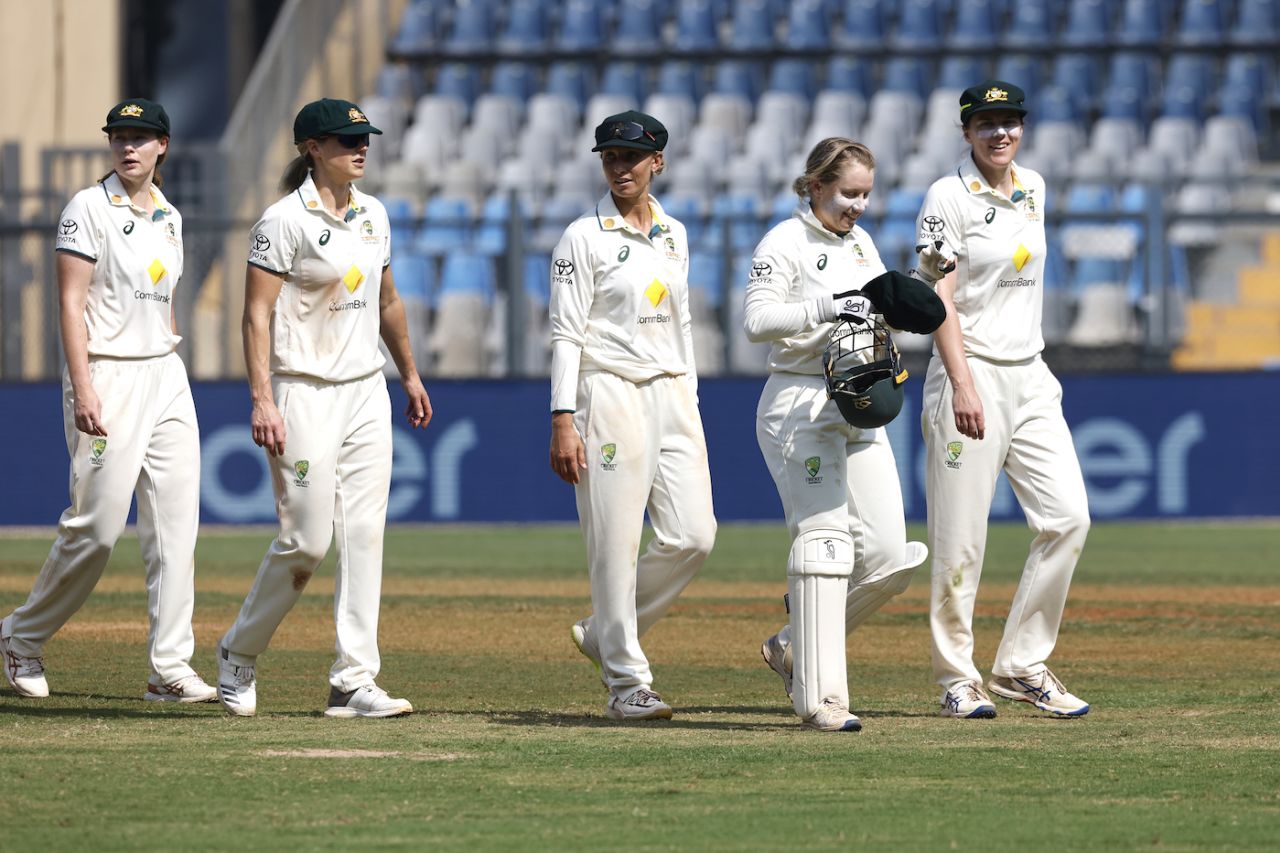 Alyssa Healy leads her team off after Australia's loss, India vs Australia, only women's Test, Mumbai, 4th day, December 24, 2023