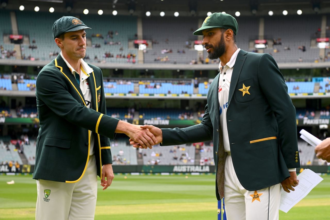 Pat Cummins and Shan Masood at the toss, Australia vs Pakistan, 2nd Test, day one, Melbourne, December 26, 2023