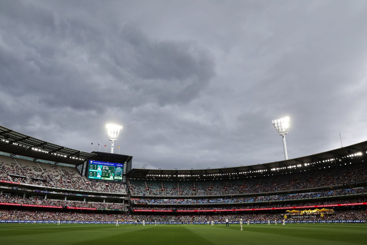 The floodlights were on early at the MCG, Australia vs Pakistan, 2nd Test, day one, Melbourne, December 26, 2023