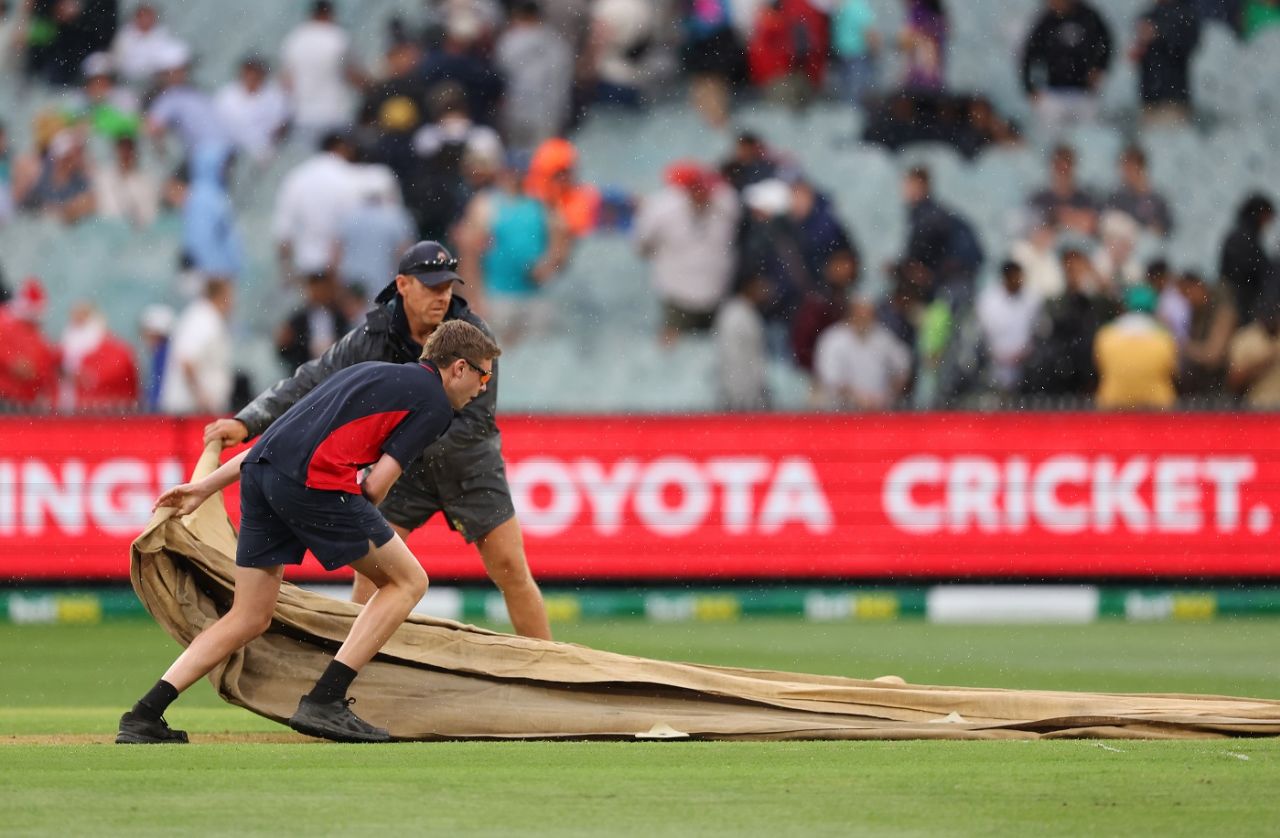 Covers come on as rain stops play at the MCG, Australia vs Pakistan, 2nd Test, day one, Melbourne, December 26, 2023