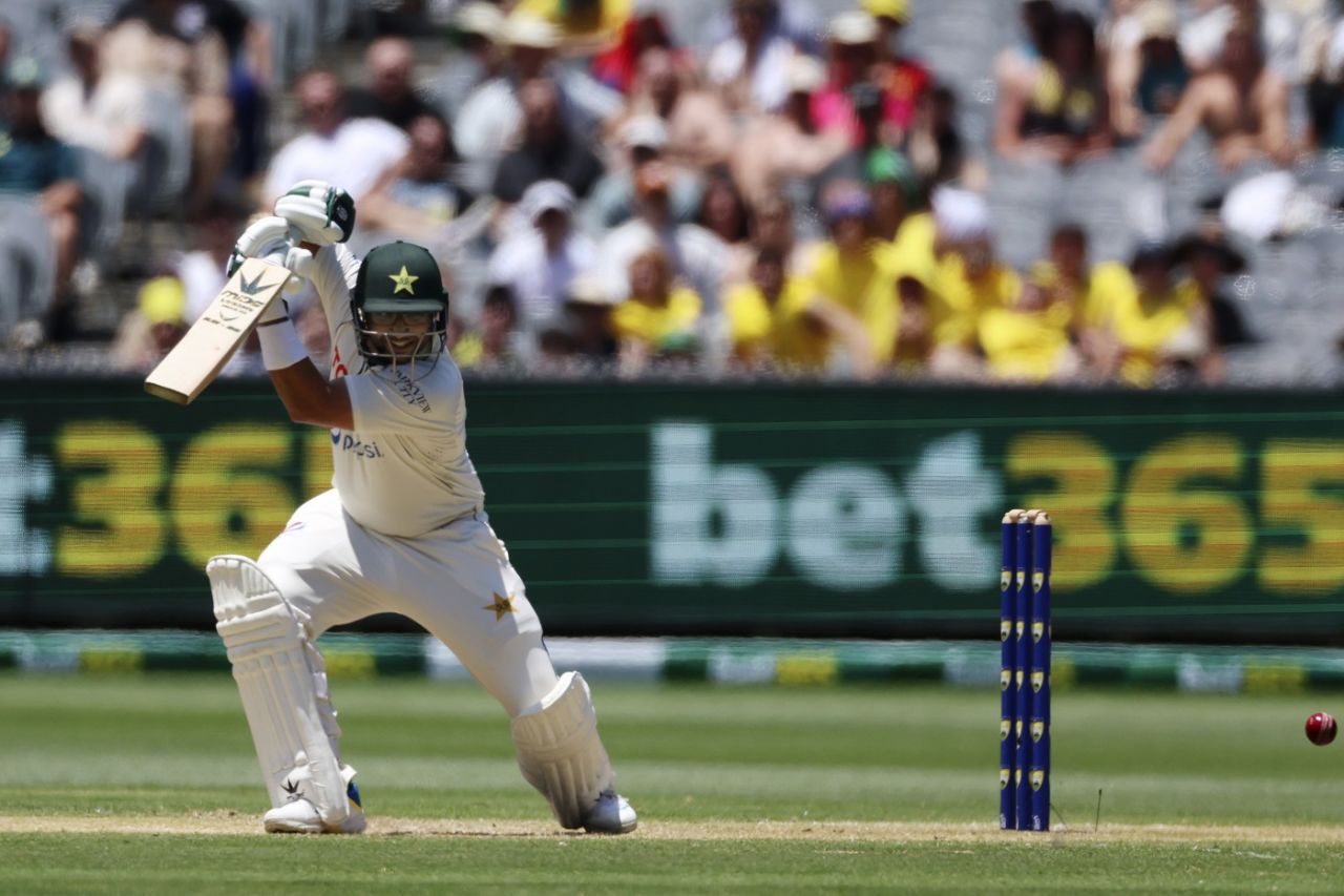 Imam-ul-Haq was solid against some probing Australian bowling, Australia vs Pakistan, 2nd Test, 2nd day, Melbourne, December 27, 2023