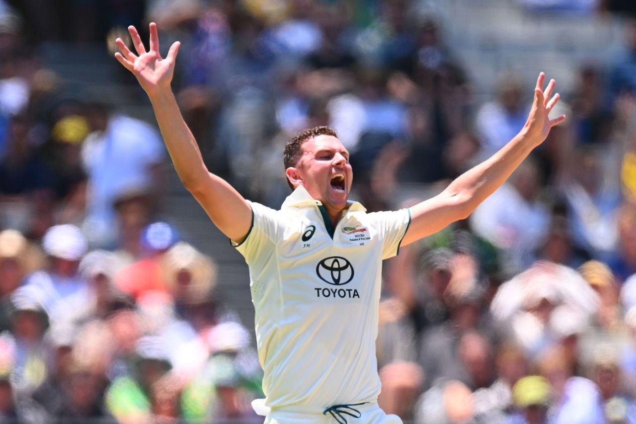 There were lots of appeals but very little went Australia's way in the first hour after lunch, Australia vs Pakistan, 2nd Test, 2nd day, Melbourne, December 27, 2023
