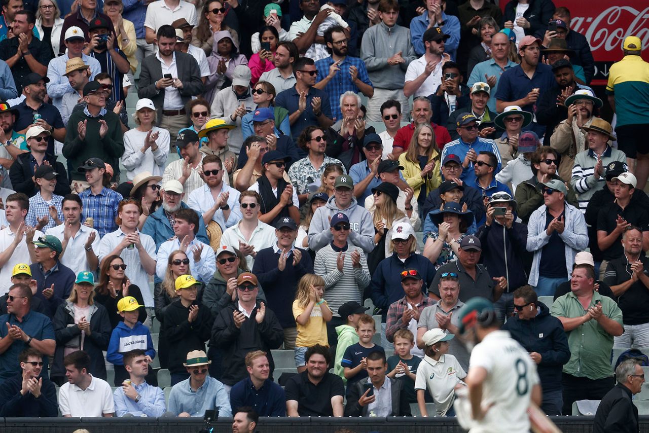 Mitchell Marsh leaves to a standing ovation at the MCG, Australia vs Pakistan, 2nd Test, Melbourne, 3rd day December 28, 2023