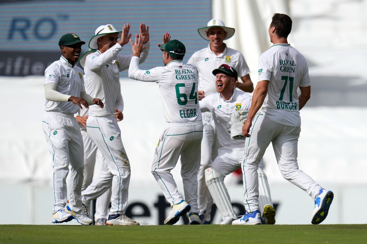 A thrilled South African unit celebrates with David Bedingham after he catches R Ashwin out for a duck, South Africa vs India, 1st Test, Centurion, 3rd day, December 28, 2023