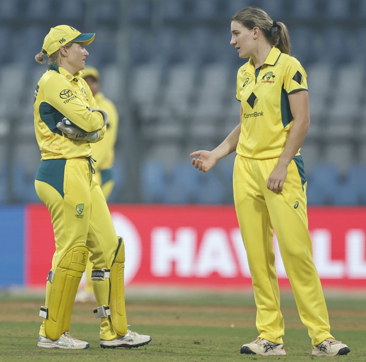 Alyssa Healy and Annabel Sutherland strategise, India vs Australia, 1st Women's ODI, Mumbai, December 30, 2023