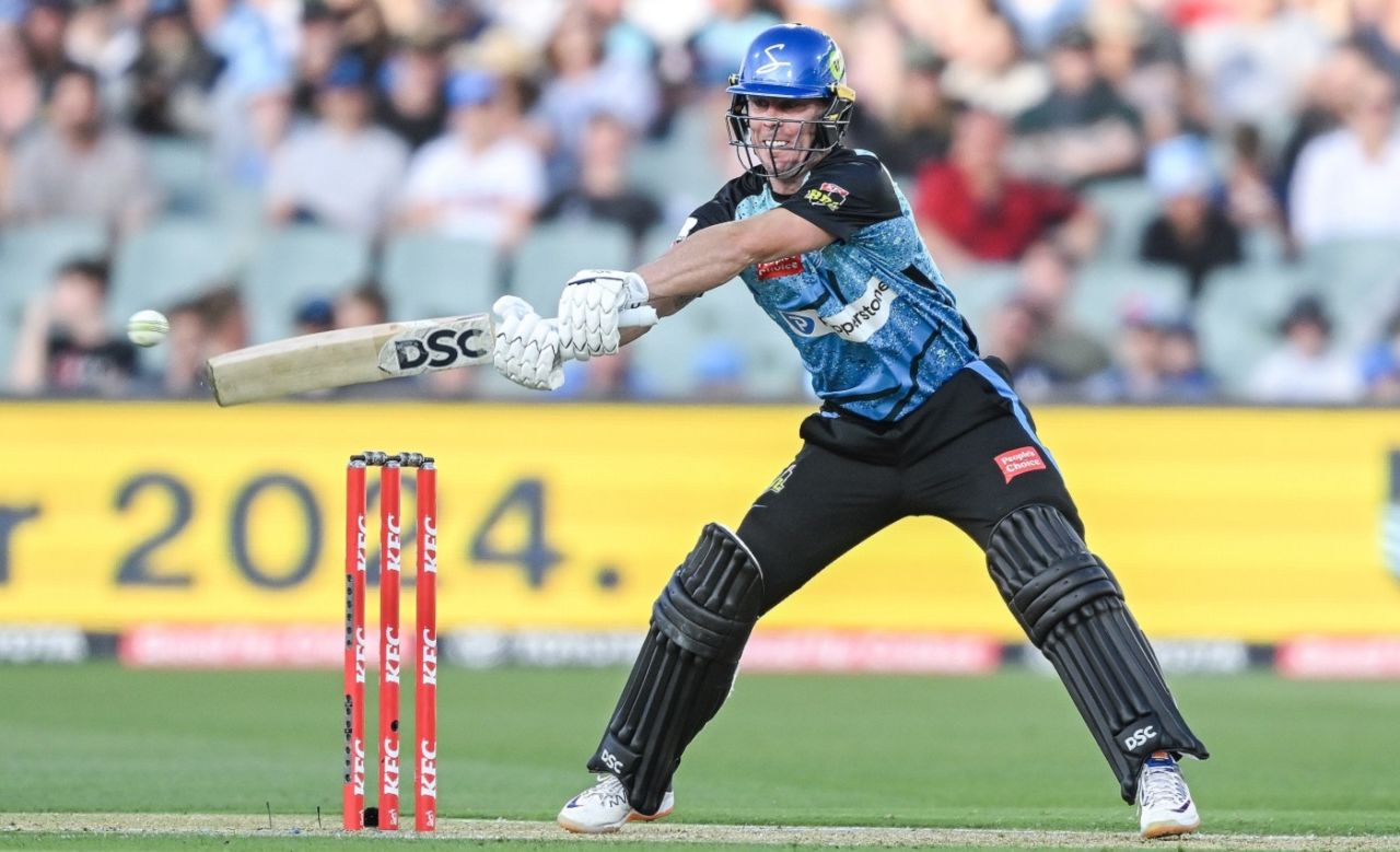 Chris Lynn shapes to slash one away, Adelaide Strikers vs Melbourne Stars, BBL 2023-24, Adelaide, December 31, 2023