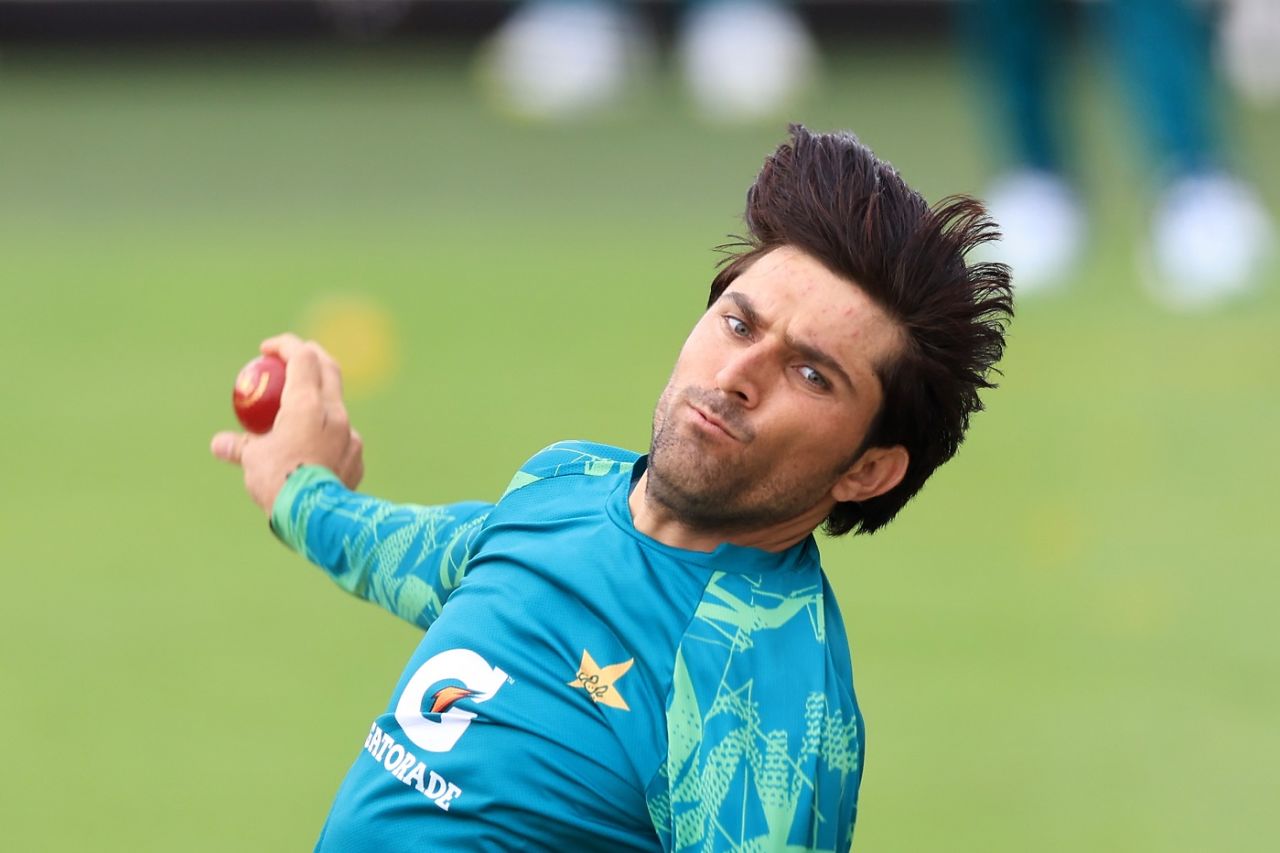 Mohammad Wasim at a bowling session ahead of the Test, Sydney, January 1, 2024