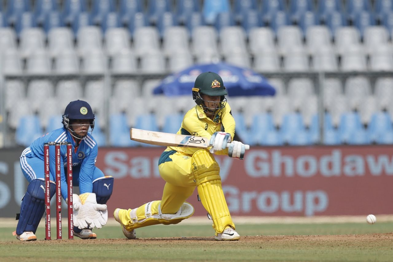 Phoebe Litchfield brought up her third fifty in a row, India vs Australia, 3rd women's ODI, Mumbai, January 2, 2024