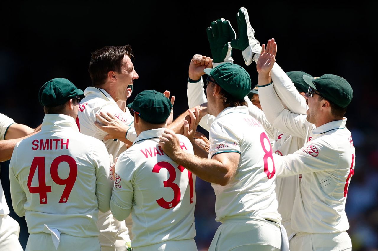 Australia celebrate their successful review against Babar Azam, Australia vs Pakistan, 3rd Test, SCG, January 3, 2024