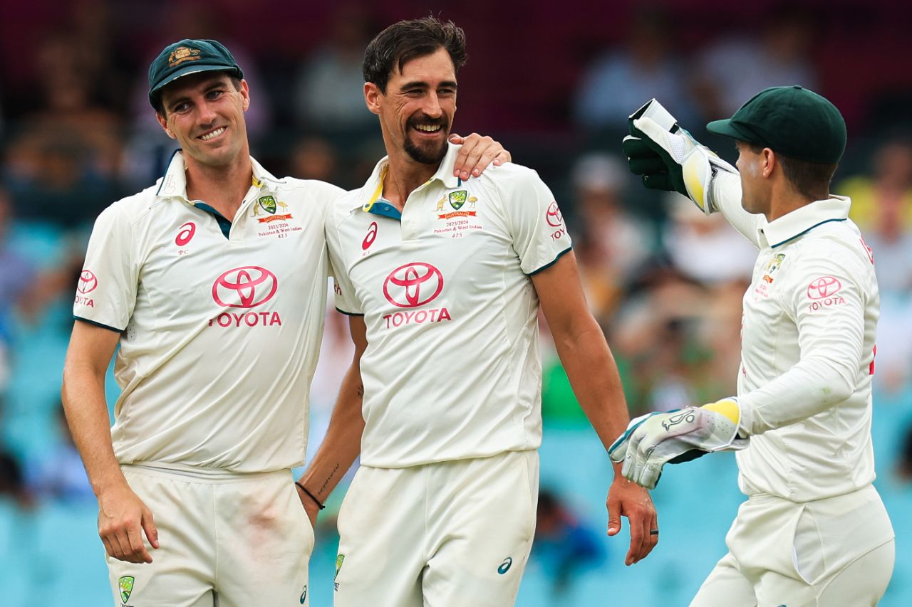 Pat Cummins and Mitchell Starc - Australia's dynamic duo celebrates after the latter's dismissal of Agha Salman, Australia vs Pakistan, 3rd Test, SCG, January 3, 2024