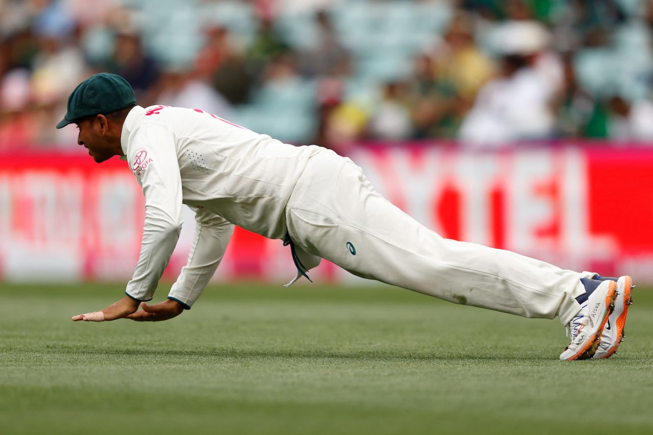 Usman Khawaja is not levitating but doing push-ups, Australia vs Pakistan, 3rd Test, SCG, January 3, 2024