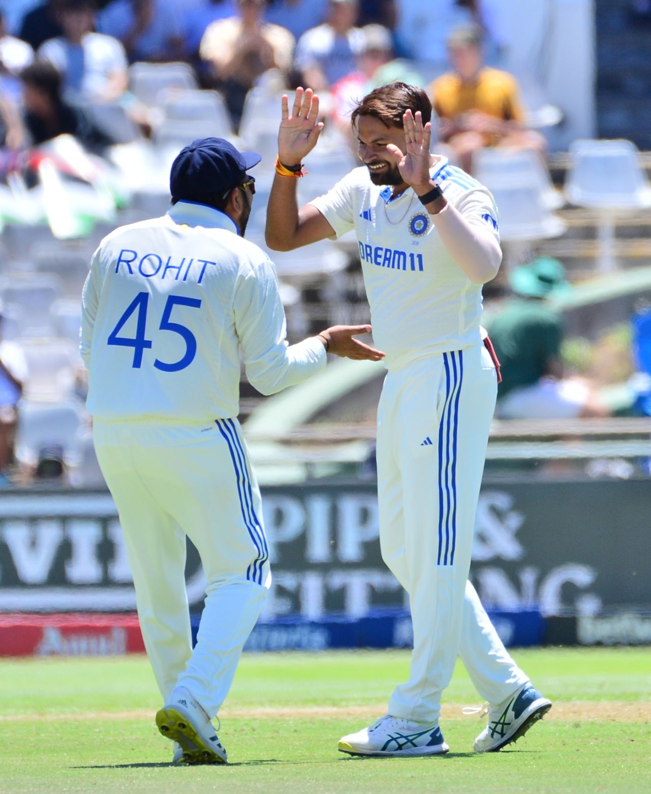 Mukesh Kumar struck in his first over of the Test, South Africa vs India, 2nd Test, Cape Town, 1st day, January 3, 2024