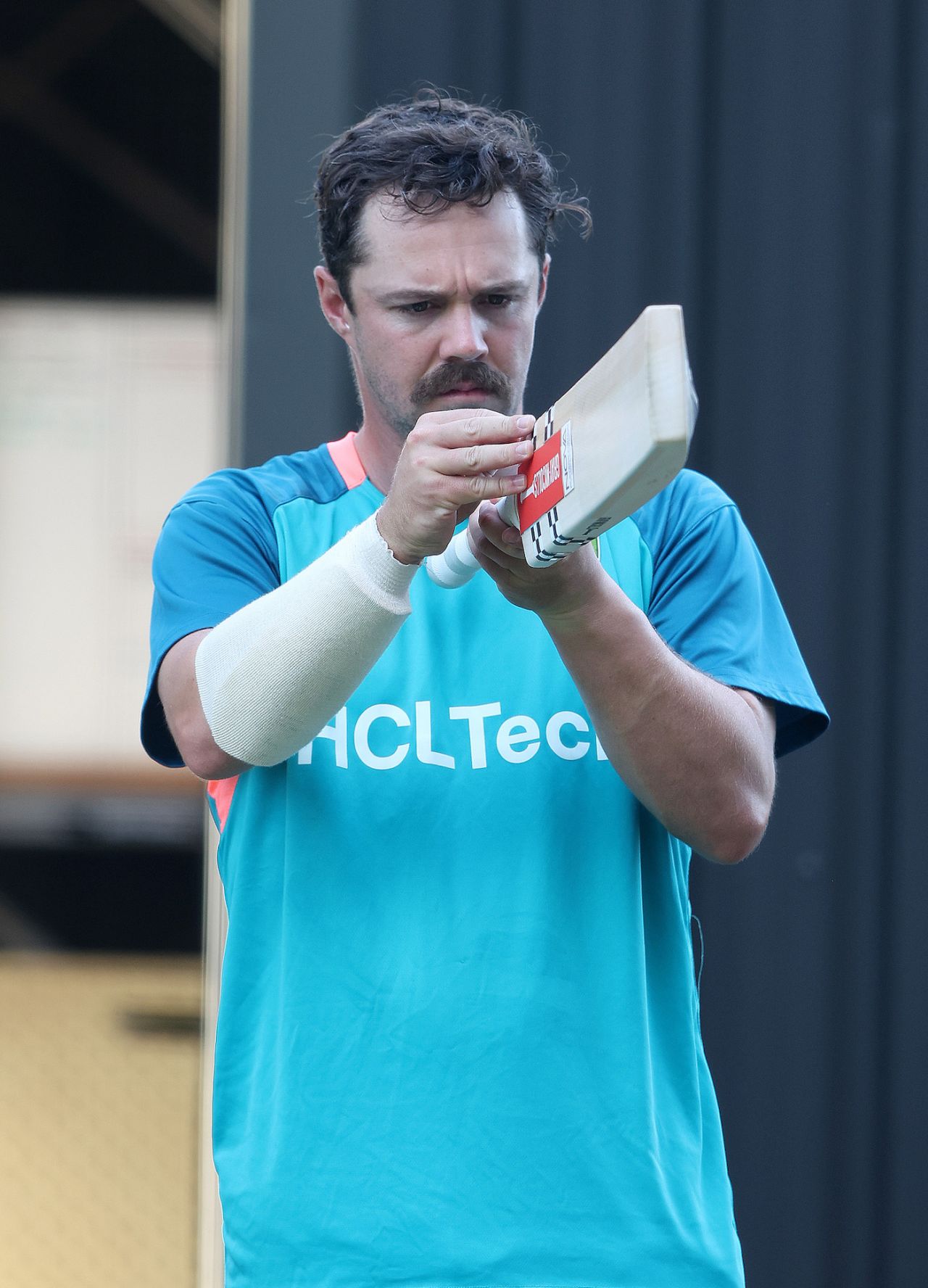 Travis Head gets to work on his bat, Australia vs West Indies, 1st Test, Adelaide, January 16, 2024