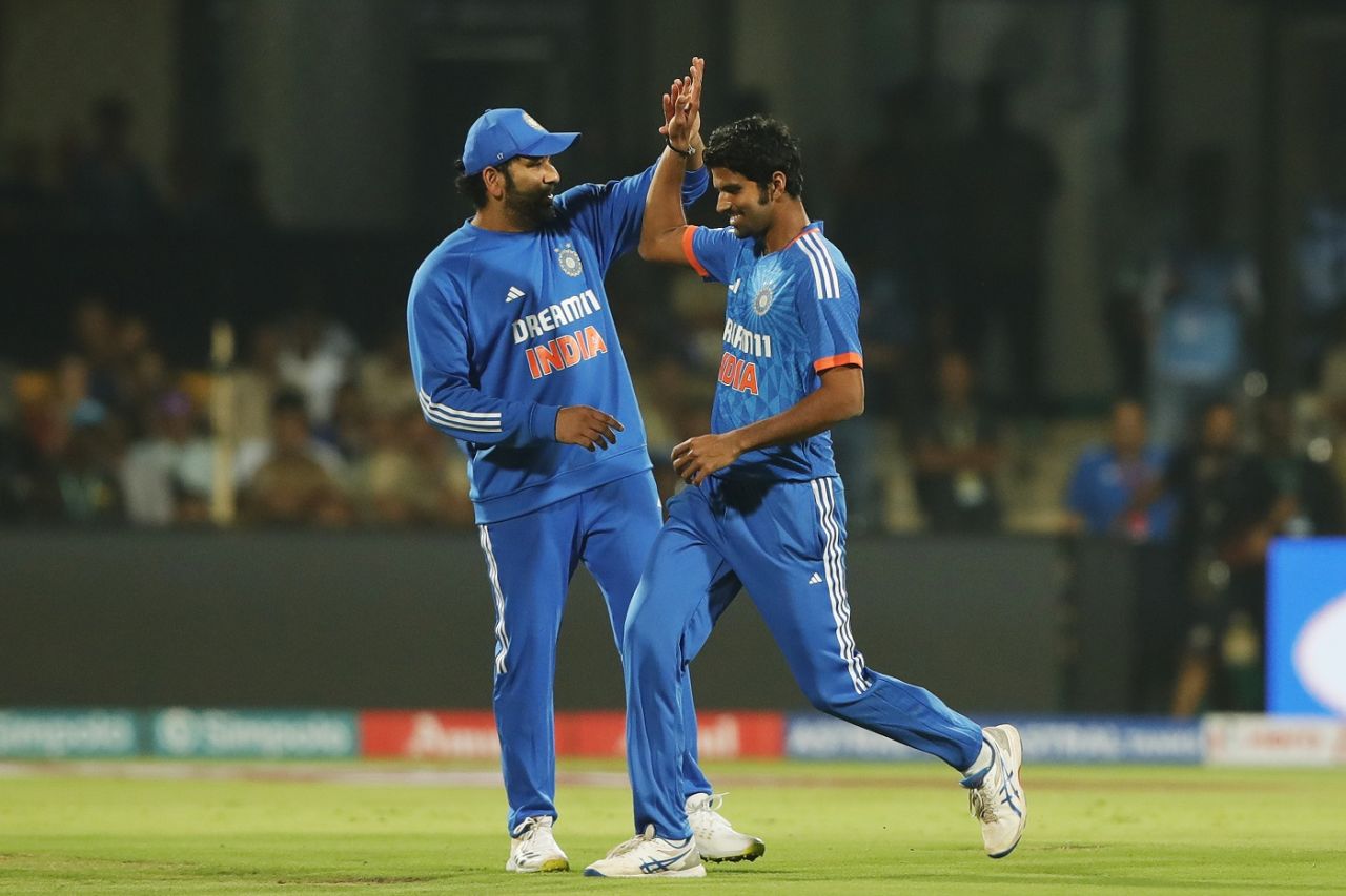 Washington Sundar picked up two wickets in two balls in his second over, India vs Afghanistan, 3rd T20I, Bengaluru, January 17, 2024