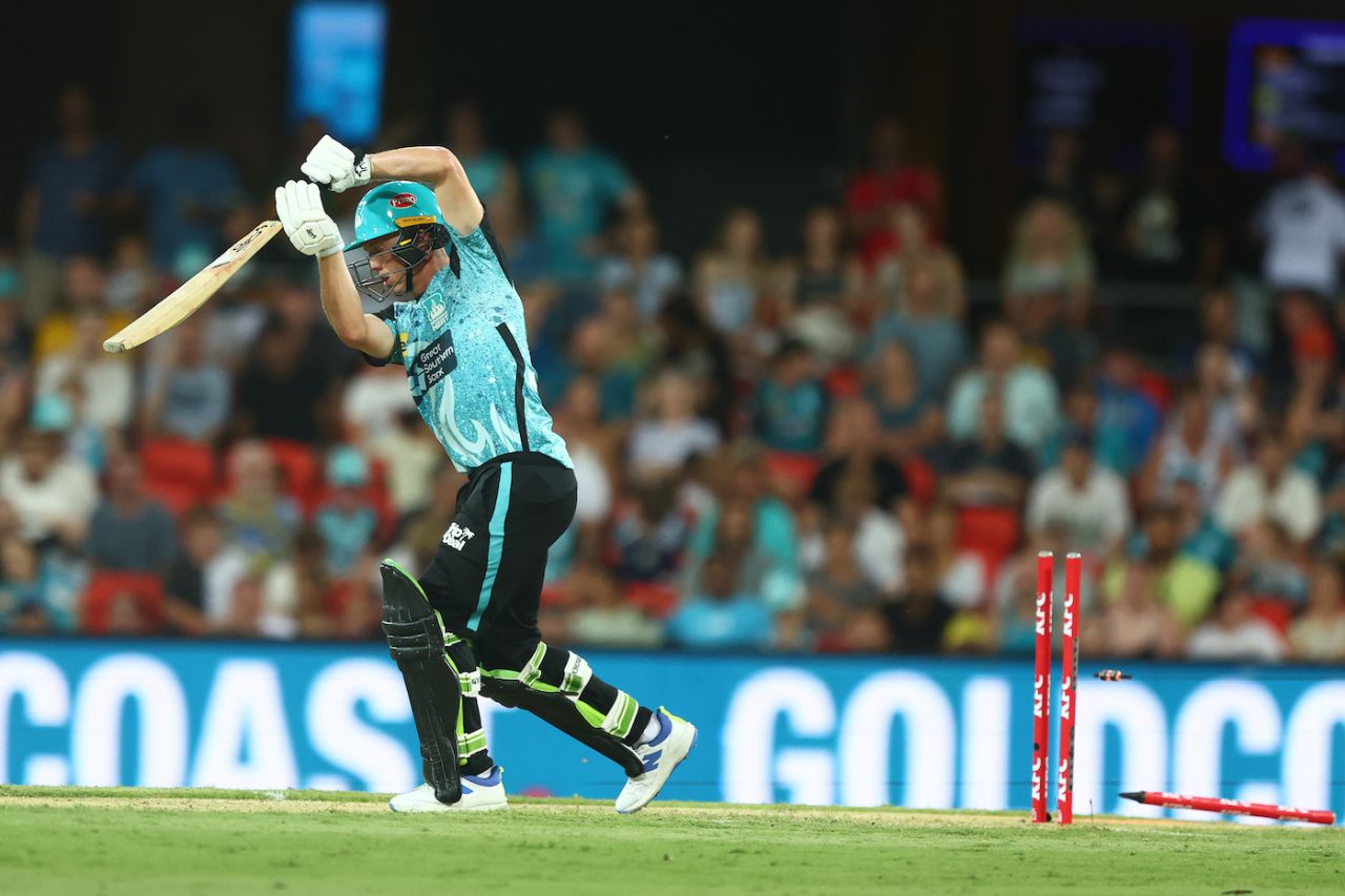 Nathan McSweeney is bowled by Jack Edwards, Sydney Sixers vs Brisbane Heat, BBL Qualifier, Carrara, January 19, 2024
