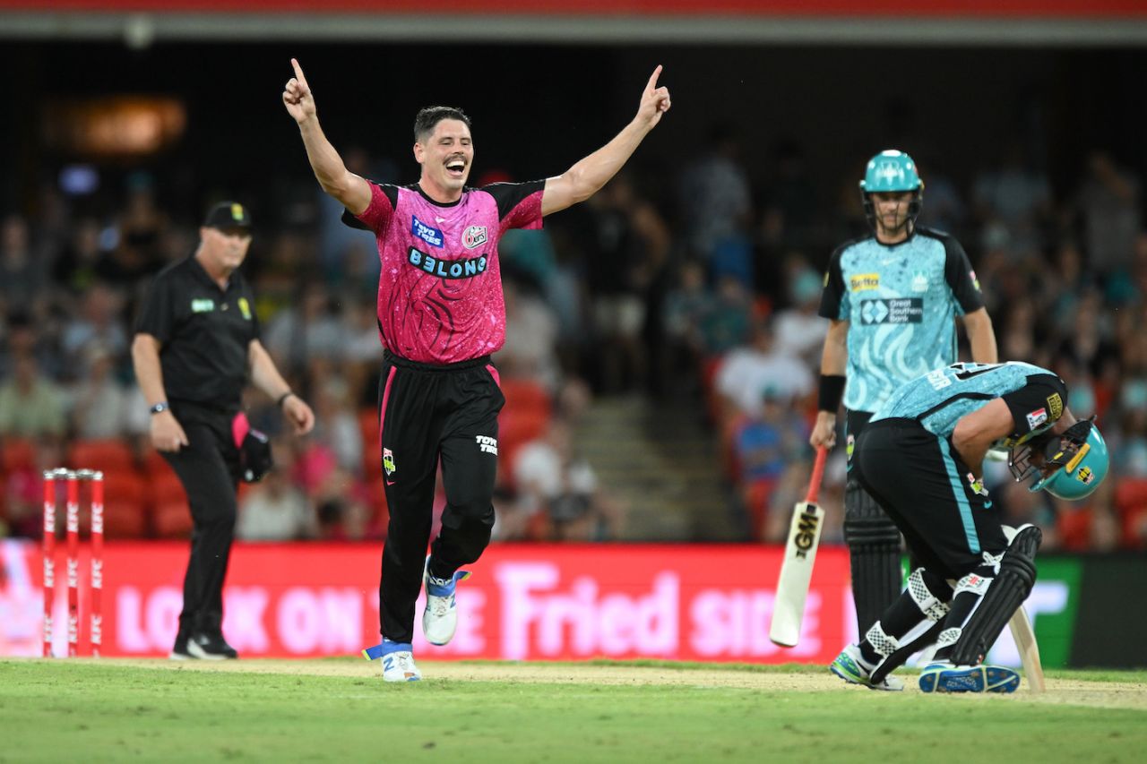Ben Dwarshuis hit Michael Neser's stumps via the bat and then the pads, Sydney Sixers vs Brisbane Heat, BBL Qualifier, Carrara, January 19, 2024