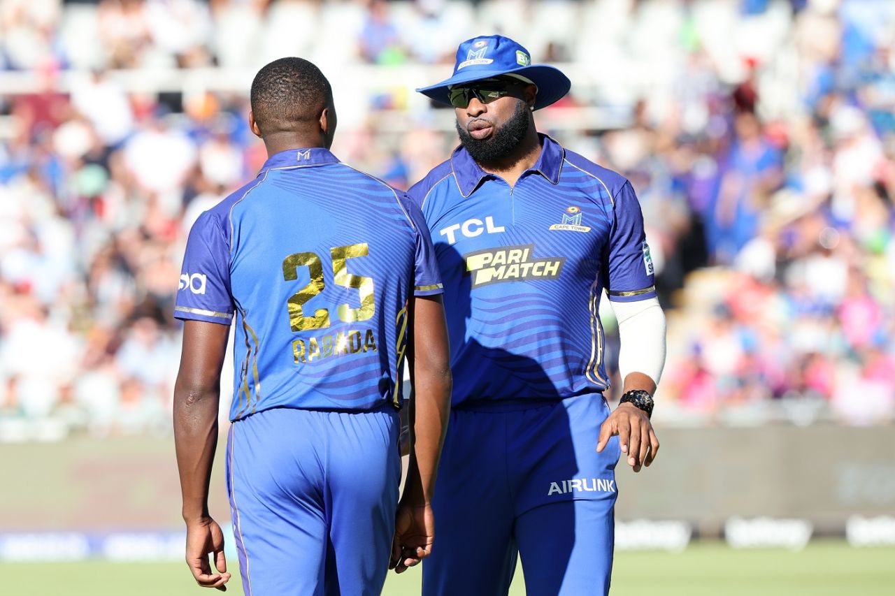 Kieron Pollard chats with Kagiso Rabada, MI Cape Town vs Paarl Royals, SA20 2024, Cape Town, January 19, 2024