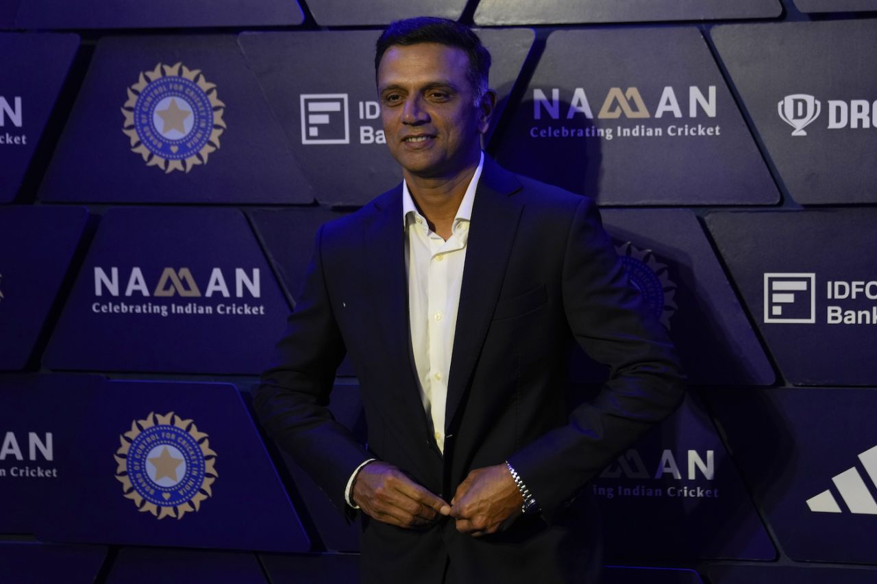 Rahul Dravid dishes out a smile at the BCCI awards, Hyderabad, January 23, 2024