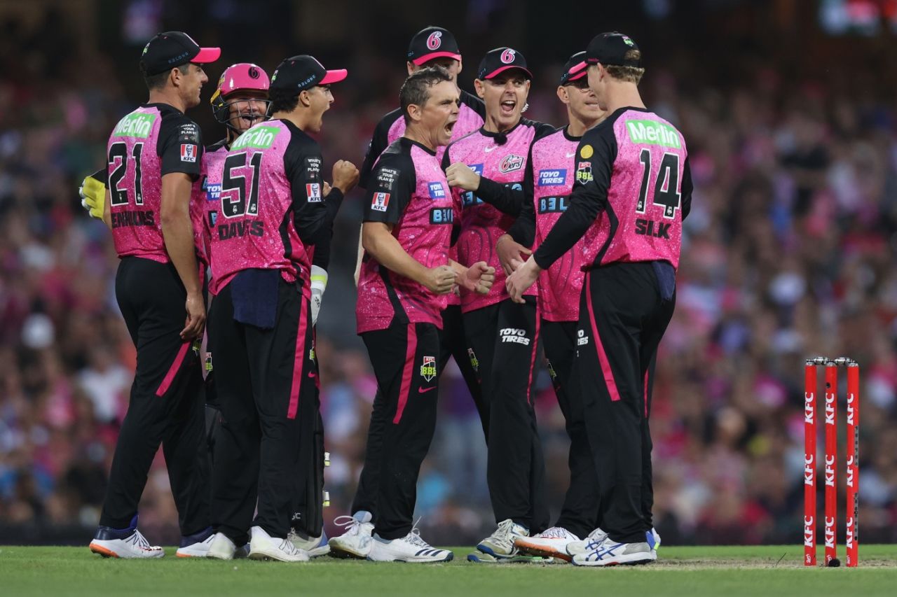 Steve O'Keefe celebrates the key wicket of Josh Brown, Sydney Sixers vs Brisbane Heat, BBL Final, Sydney Cricket Ground, January 24, 2024