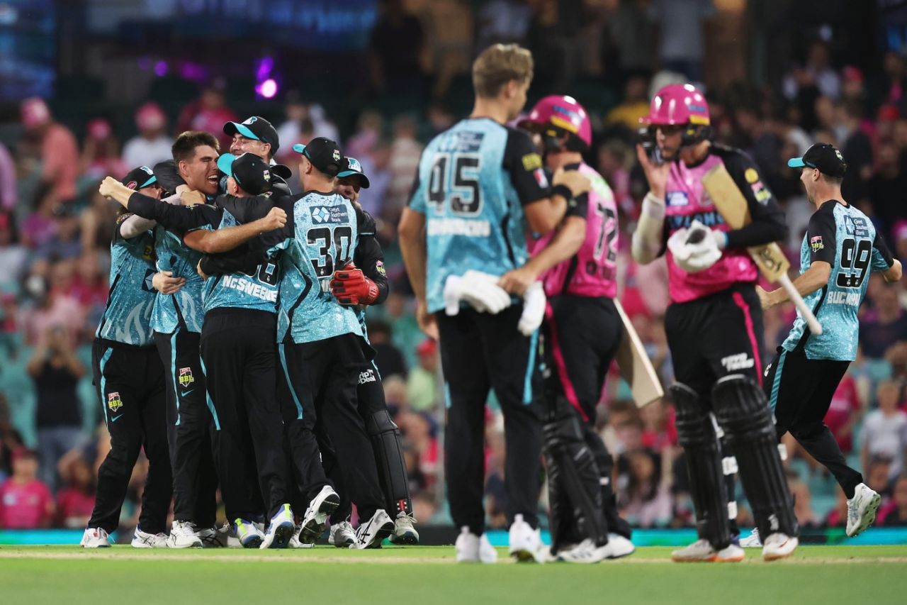 Brisbane Heat celebrate the winning moment, Sydney Sixers vs Brisbane Heat, BBL Final, Sydney Cricket Ground, January 24, 2024