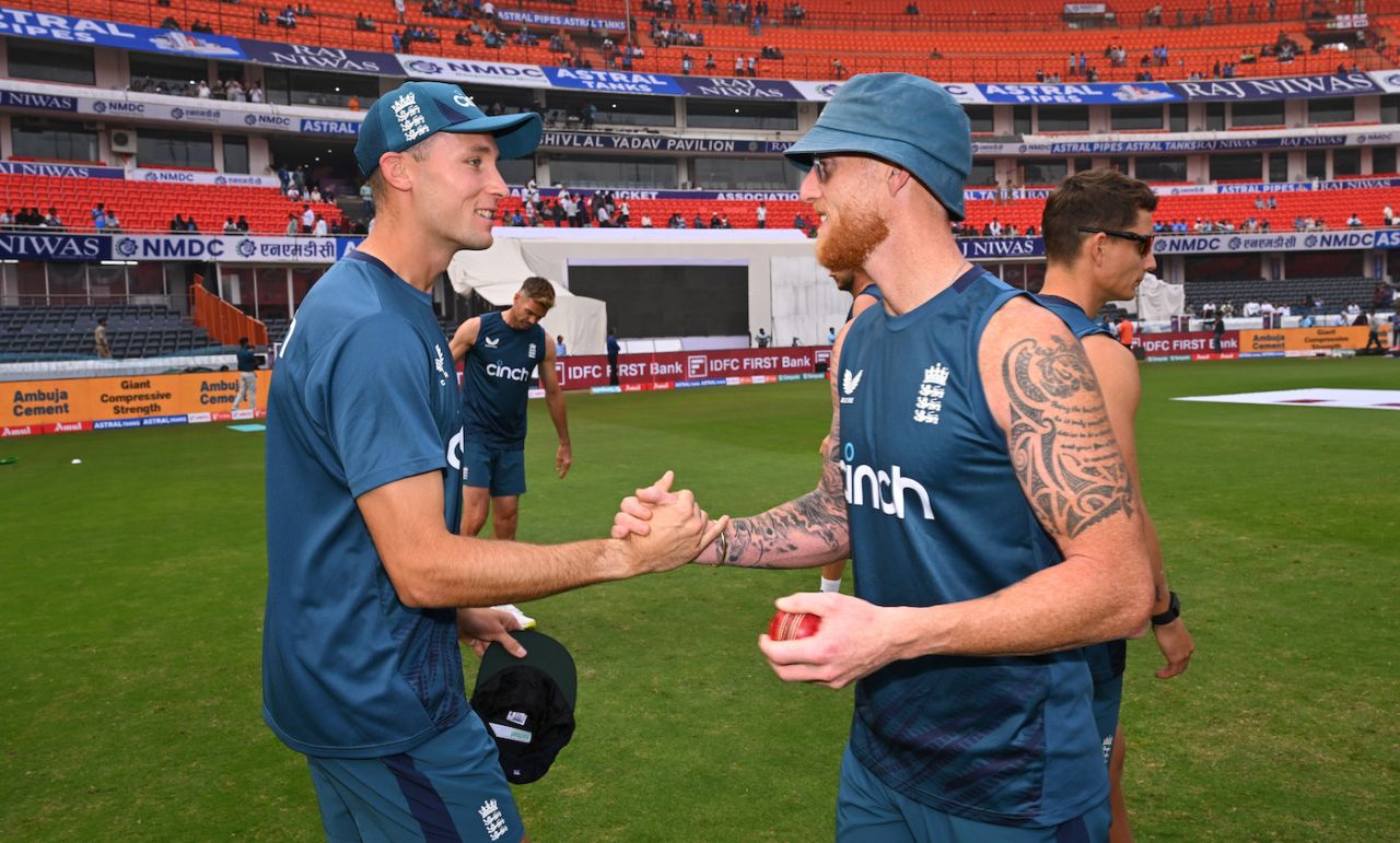 Tom Hartley is congratulated by Ben Stokes after receiving his Test cap, India vs England, 1st Test, Hyderabad, 1st day, January 25, 2024