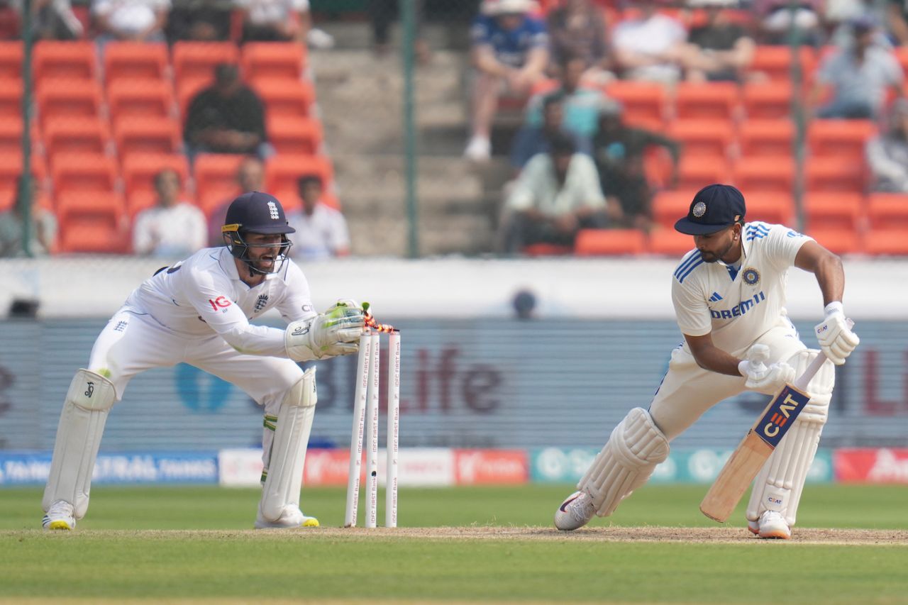 Shreyas Iyer stays rooted as Ben Foakes whips off the bails, India vs England, 1st Test, Hyderabad, 2nd day, January 26, 2024